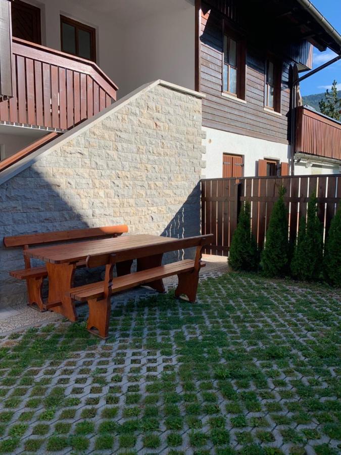 Pritlicni Apartma Hribovc Z Atrijem Kranjska Gora Εξωτερικό φωτογραφία
